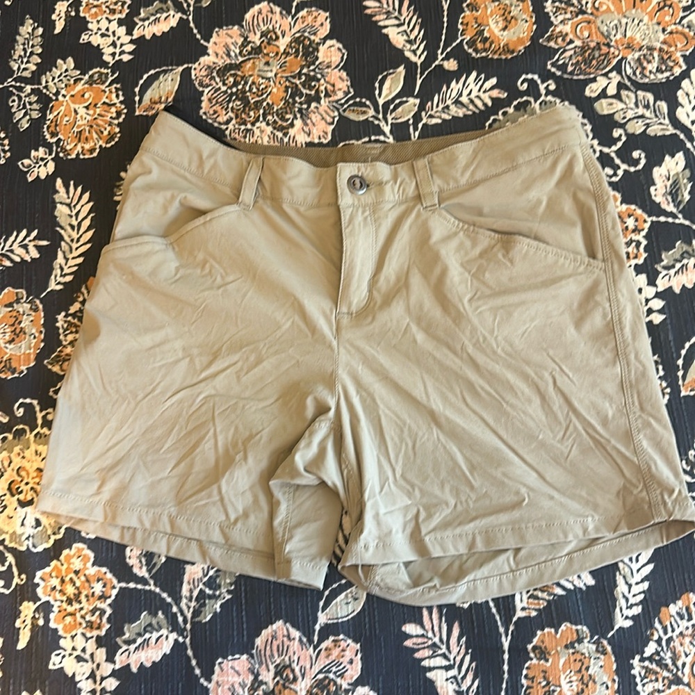 Women’s Patagonia Shorts -size 6